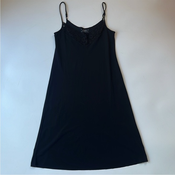 Commando Mini Cami V Neck Lace Slip Dress In Black - Picture 5 of 6